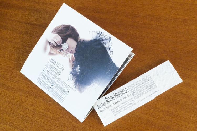 Cradle to Cradle-skivan har kommit: Omslag med vallmofrön