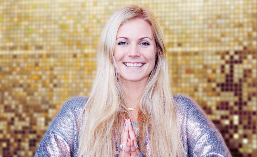 Yoga girl frälser hela&nbsp;världen